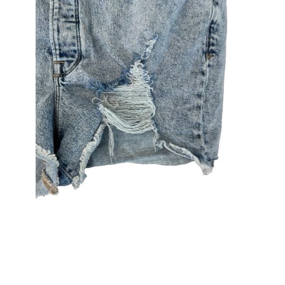 Good American Light Wash Distressed Raw Hem High Waisted Denim Shorts Size 18 - Picture 4 of 10